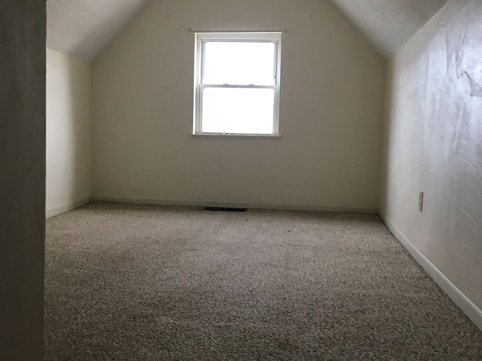 2nd image of 2405 Brown St