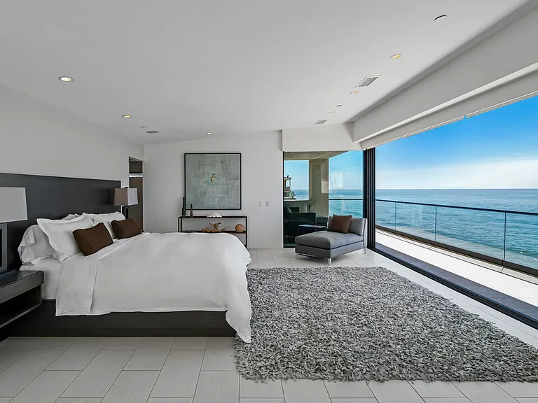 25250 Malibu Rd — Photo 35