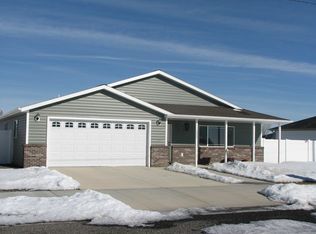 1095 E Monroe St #24, Powell, WY 82435