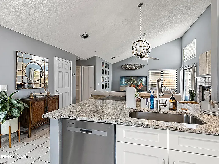 181 Miraloma Ln — Photo 3
