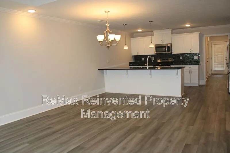 2 bed, 2.0 bath, 1213 sqft, $1,795 — Photo 4