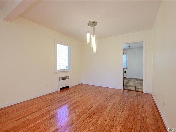 4th image of 567 Oxford Road