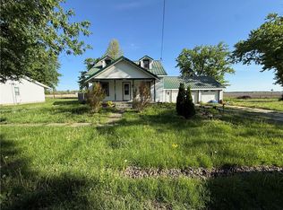 252 E Poplar St, Noble, IL 62868