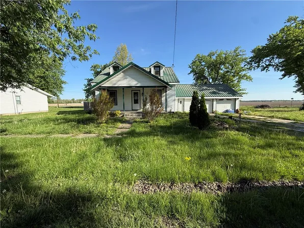 252 E Poplar St, Noble, IL 62868