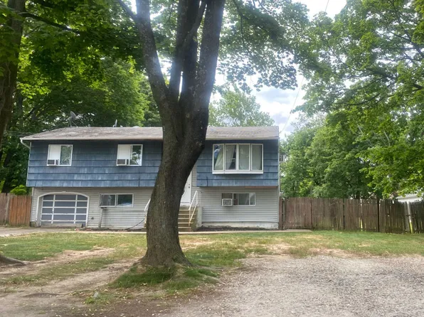 36 Nostrand Ave, Brentwood, NY 11717