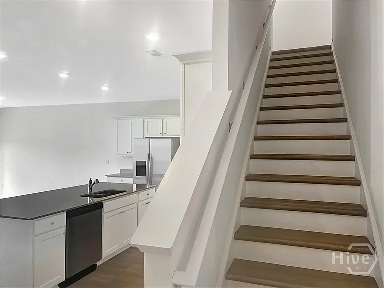 109 Milledge Commons Dr — Photo 4