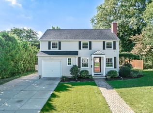 30 Vadnais St, Holyoke, MA 01040