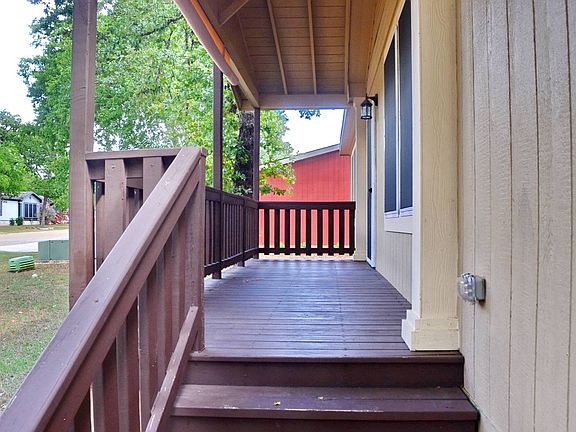 2nd image of 211 Windmill Oaks Ave