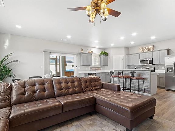 4th image of 265 Arlington Drive