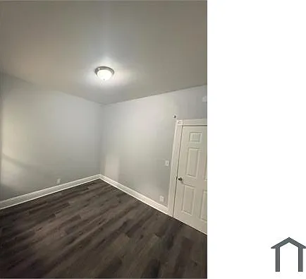 162 Waverly St — Photo 1