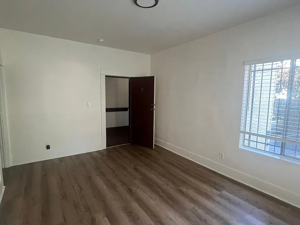 1927 Bonsallo Ave #3