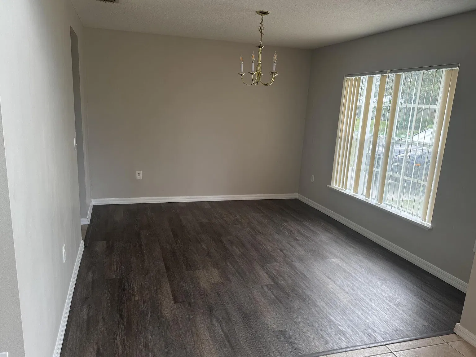 4 bed, 2.5 bath, 2368 sqft, $3,000 — Photo 3