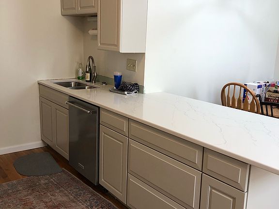 3rd image of 3009 Cohoon St #1