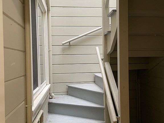 5th image of 1405 25th Ave