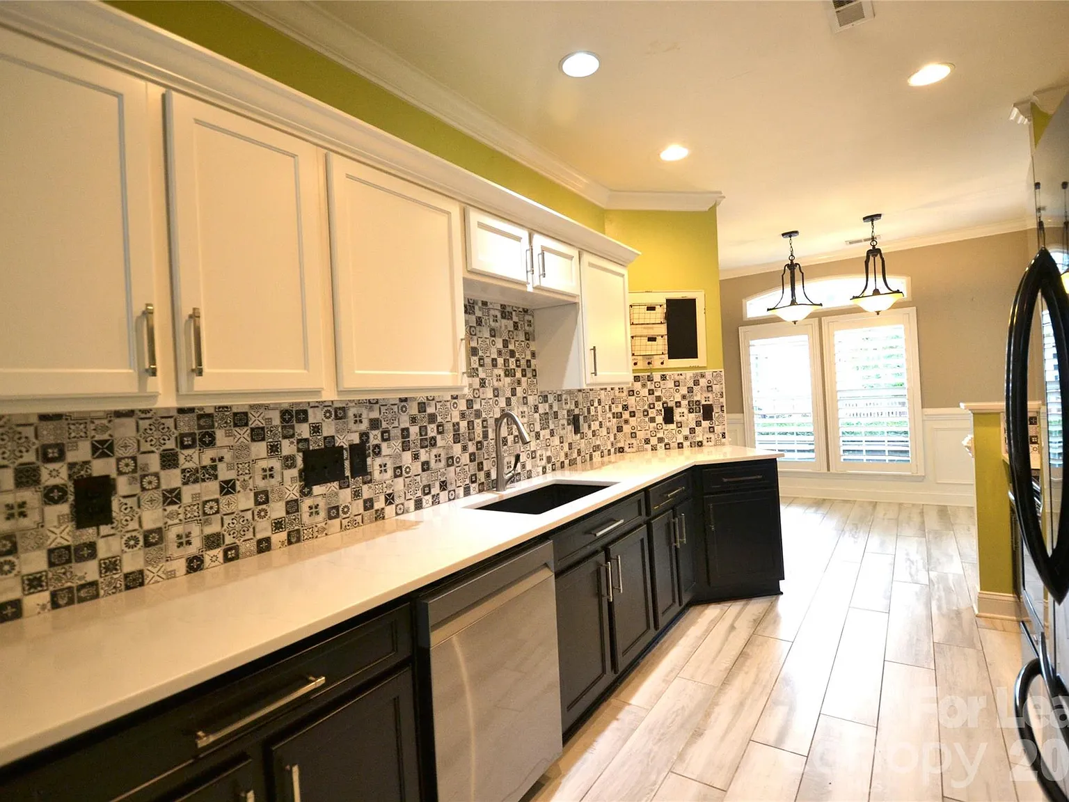 2 bed, 2.5 bath, 1450 sqft, $2,050 — Photo 4