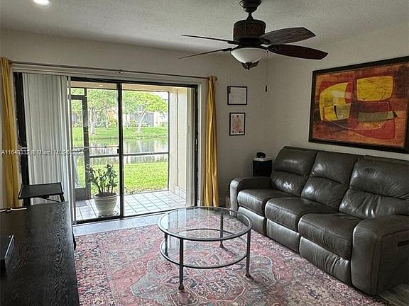 5th image of 444 Lakeview Dr APT 3