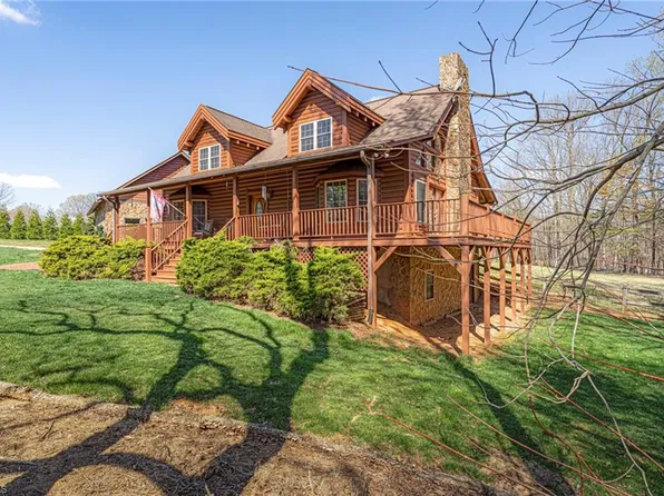 5543 Macy Grove Rd, Kernersville, NC 27284