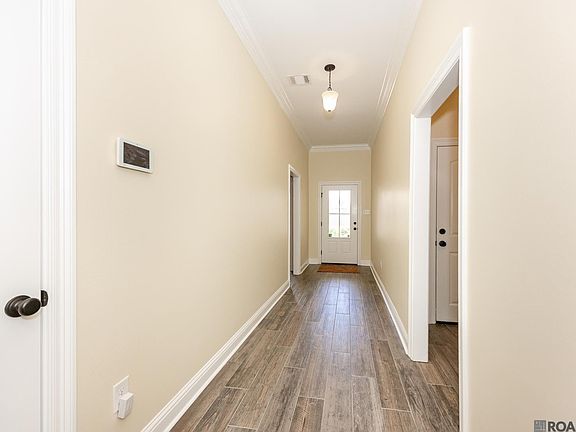 3rd image of 6118 Lake Bend Dr