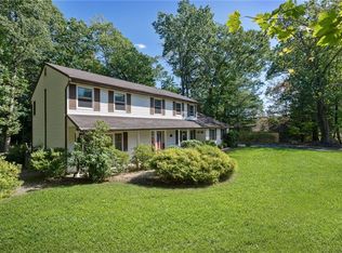 4 Nicole Pl, Pearl River, NY 10965