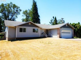 1684 Del Rio Rd, Roseburg, OR 97471