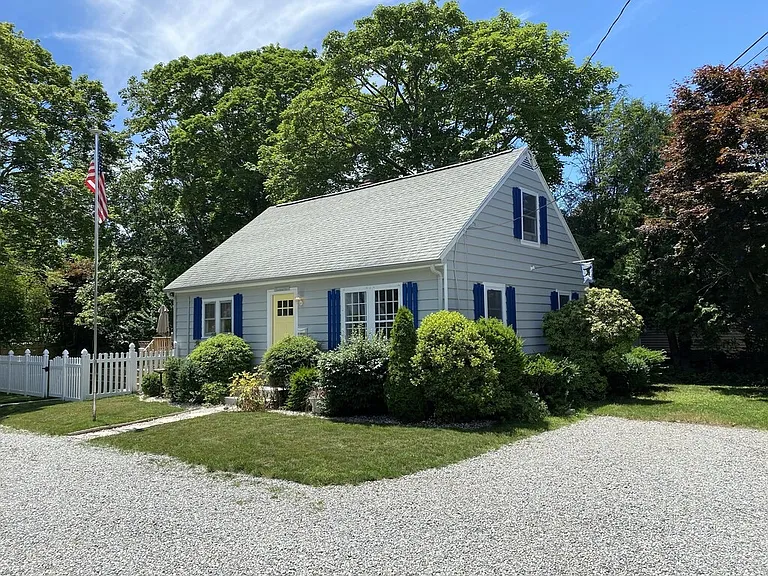 71 New London Rd — Photo 3