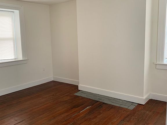 3rd image of 2225 Venable St