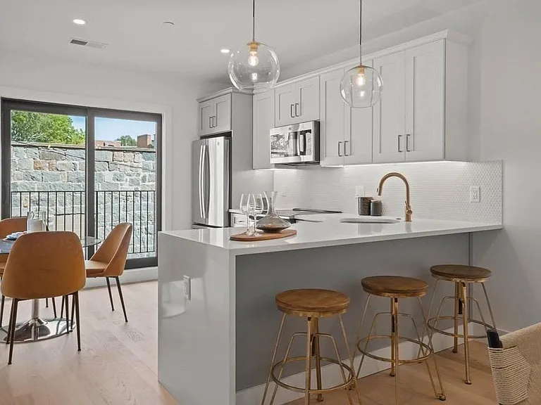 52 Withington St #6 — Photo 4