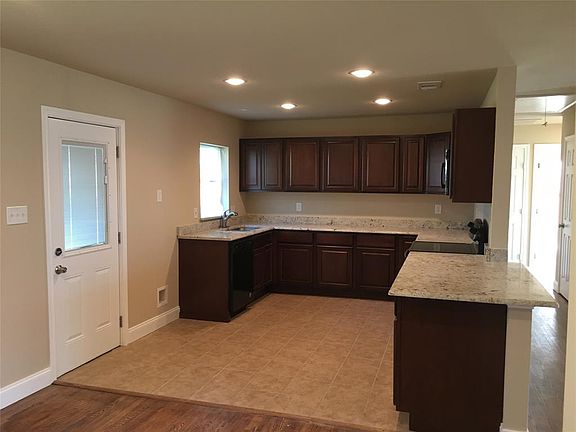 2nd image of 2711 San Paula Ave