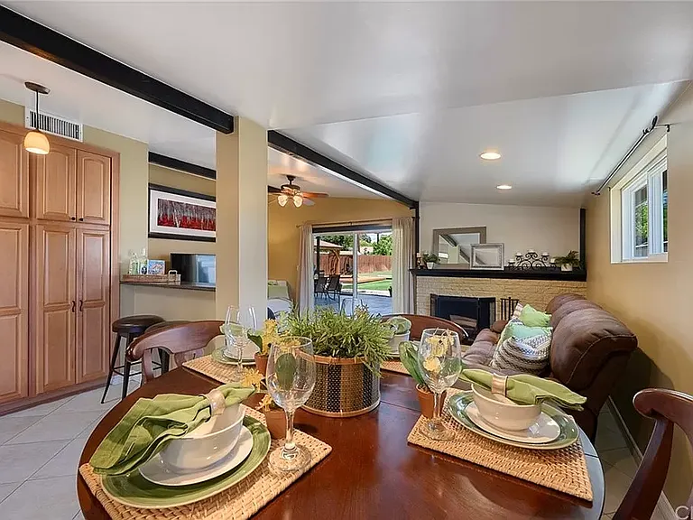 712 N Mountain View Pl — Photo 9
