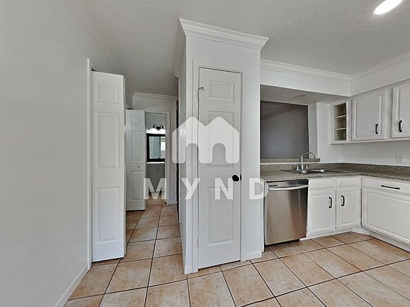 5th image of 17714 Kings Park Ln