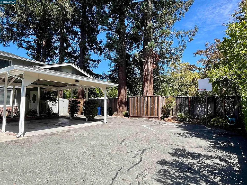 218 El Dorado Ave