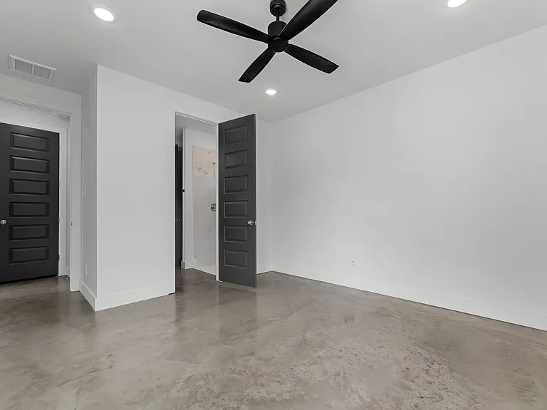 3006 Alpha Wolf Ct — Photo 16