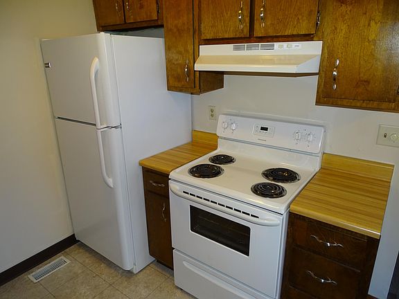 2nd image of 226 Heritage Cir