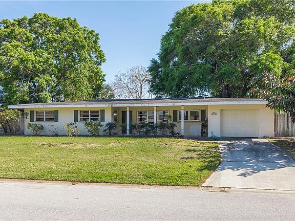 2nd image of 2540 Hibiscus St