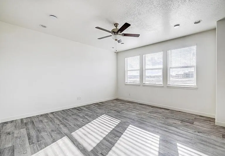 803 N Hilltop Dr — Photo 9