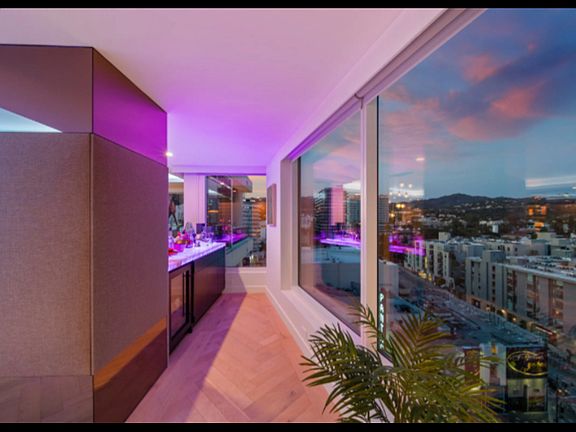 5th image of 6250 Hollywood Blvd Unit 14A