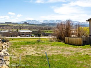 2111 W Sabino Ln, Silt, CO 81652