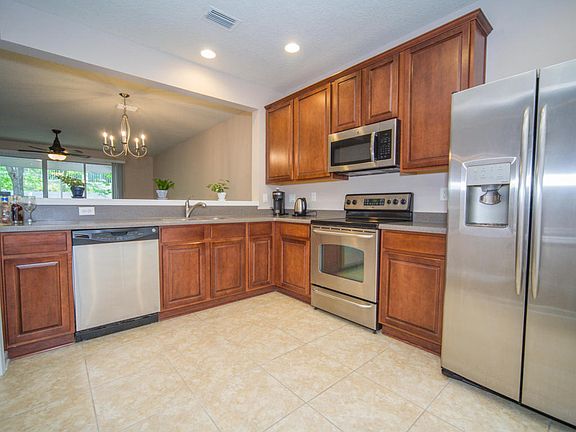 4th image of 4218 Crownwood Dr
