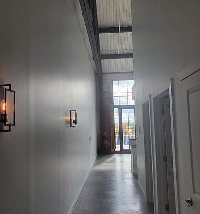 2nd image of 1119 N Summit St #209