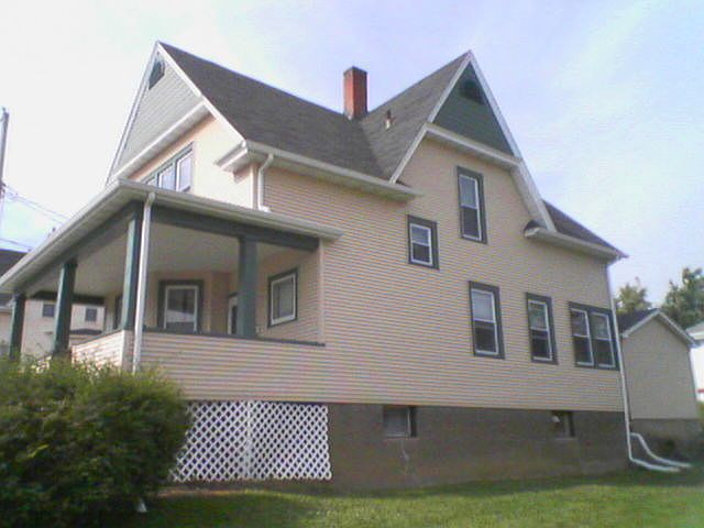 East Side of 971 W. 5th St.