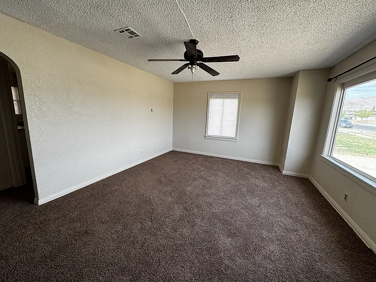 4220 Broaddus Ave — Photo 12