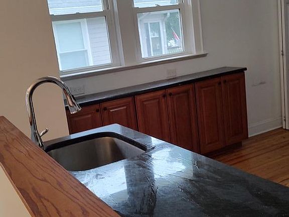 4th image of 72 Harding Ave