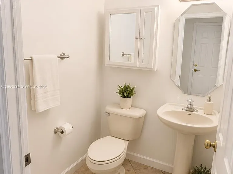2603 NE 41st Cir #2603 — Photo 6
