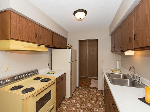3rd image of 7318 W 22nd St APT 307