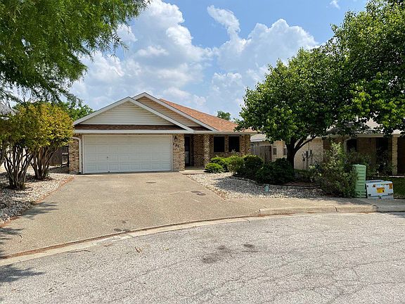 2nd image of 225 Coronado Cir