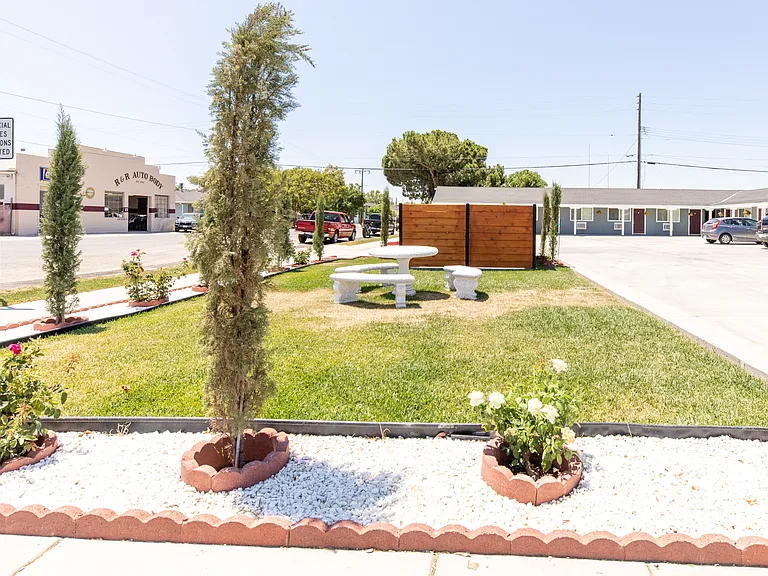251 S Tehama St #14 — Photo 35
