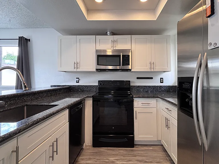2340 Canfield Dr #D — Photo 2