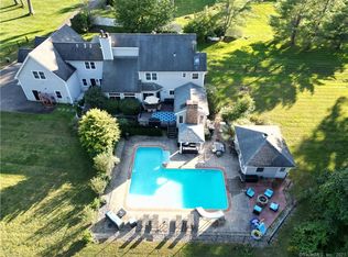 14 Country Club Rd, Seymour, CT 06483