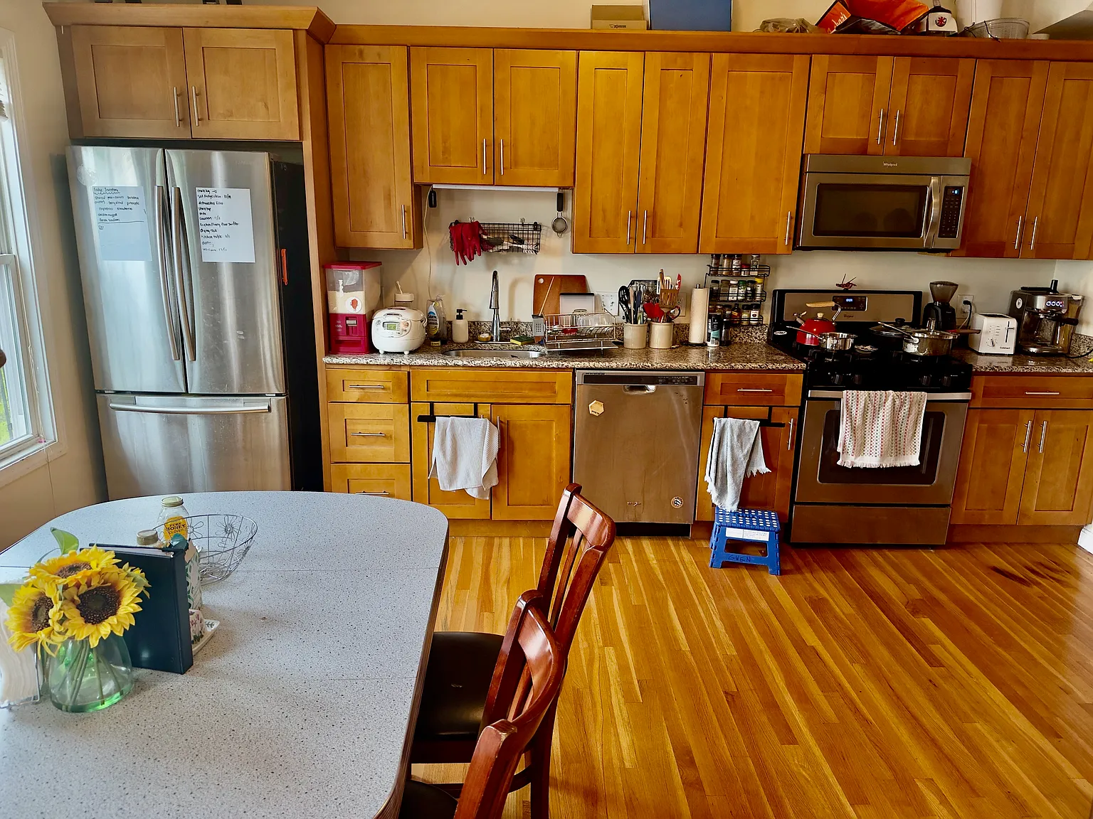 3 bed, 1100 sqft, $3,950 — Photo 2