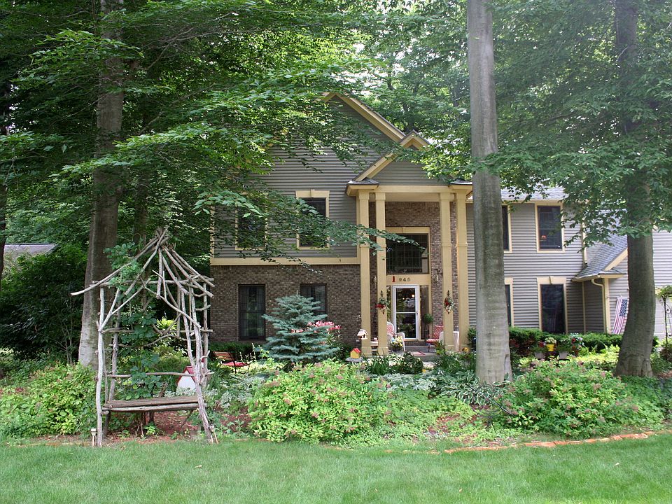 1st image of 945 Wellington Ct